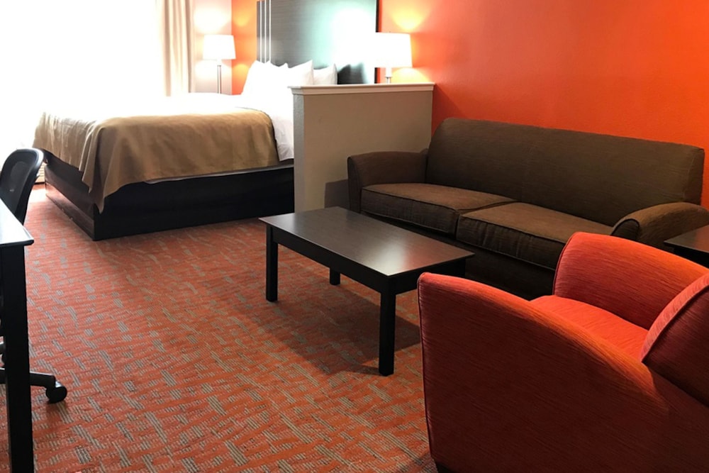 Quality Inn & Suites Fresno Northwest 21/34