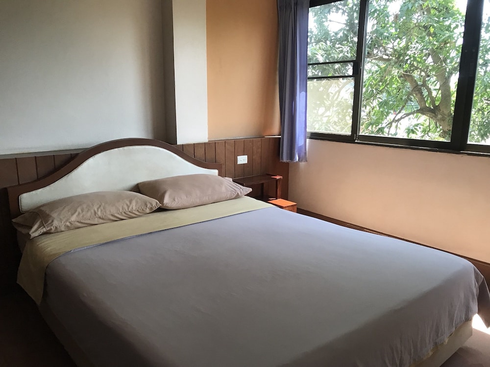 Sirimongkol Hotel 10/18