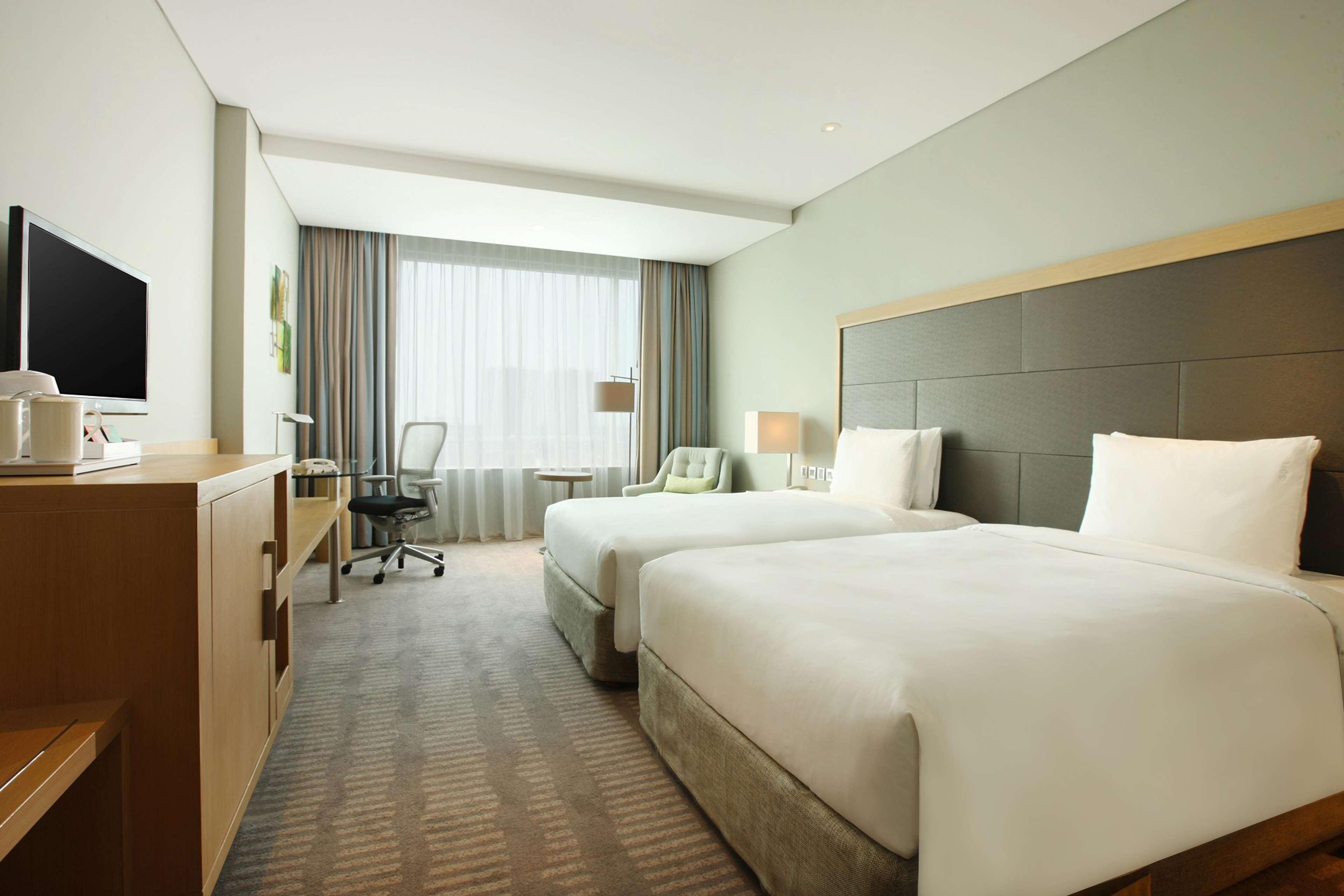 Room, Twin Beds, City View