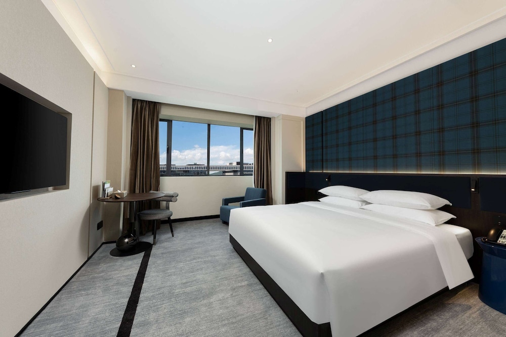 SUPERIOR, TWIN BEDS, SMOKING