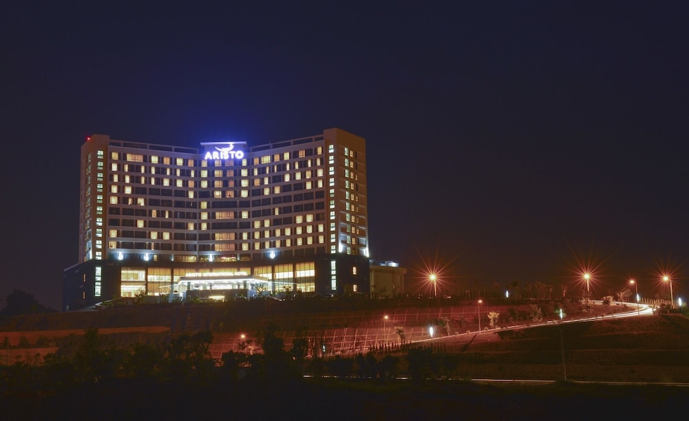 Aristo International Hotel 1/53