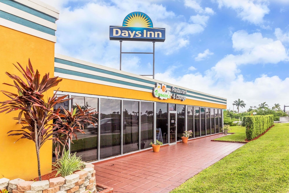 Days Inn By Wyndham Fort Lauderdale-Oakland Park Airport N 3/31