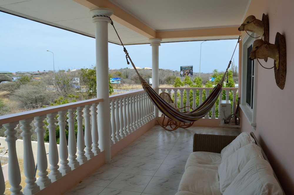 Adonai Hotel Boutique Bed And Breakfast 65/93