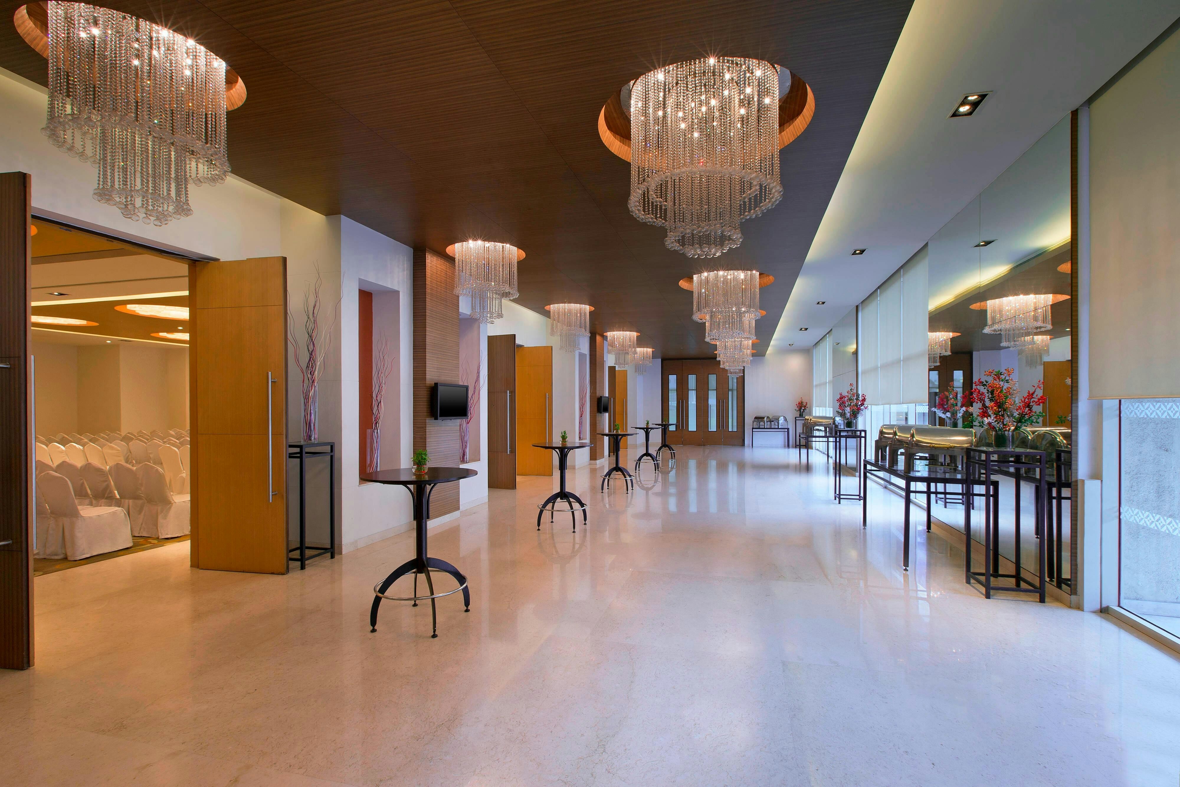 Four Points by Sheraton Hotel and Serviced Apartments Pune 24/47