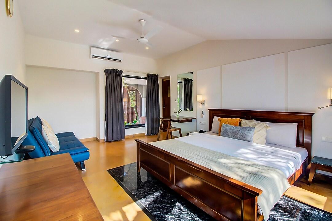 BHARAT HOTEL 20/47