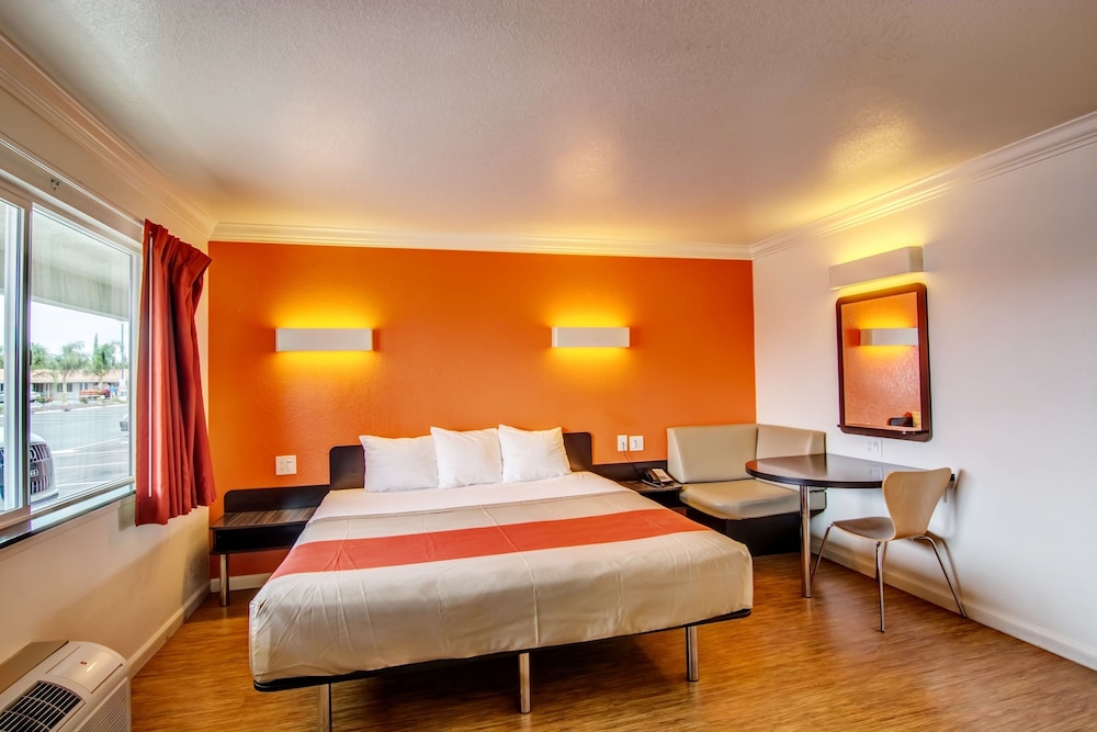 Motel6 Manteca, CA 20/45