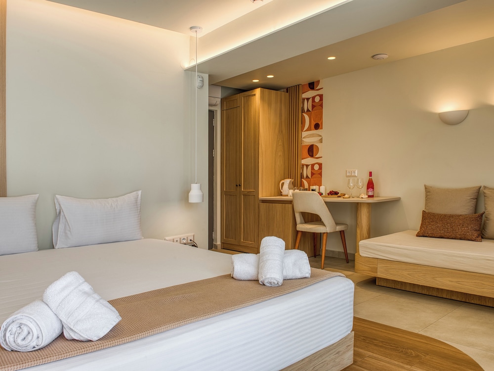 Sandy Seaside Suites 15/66