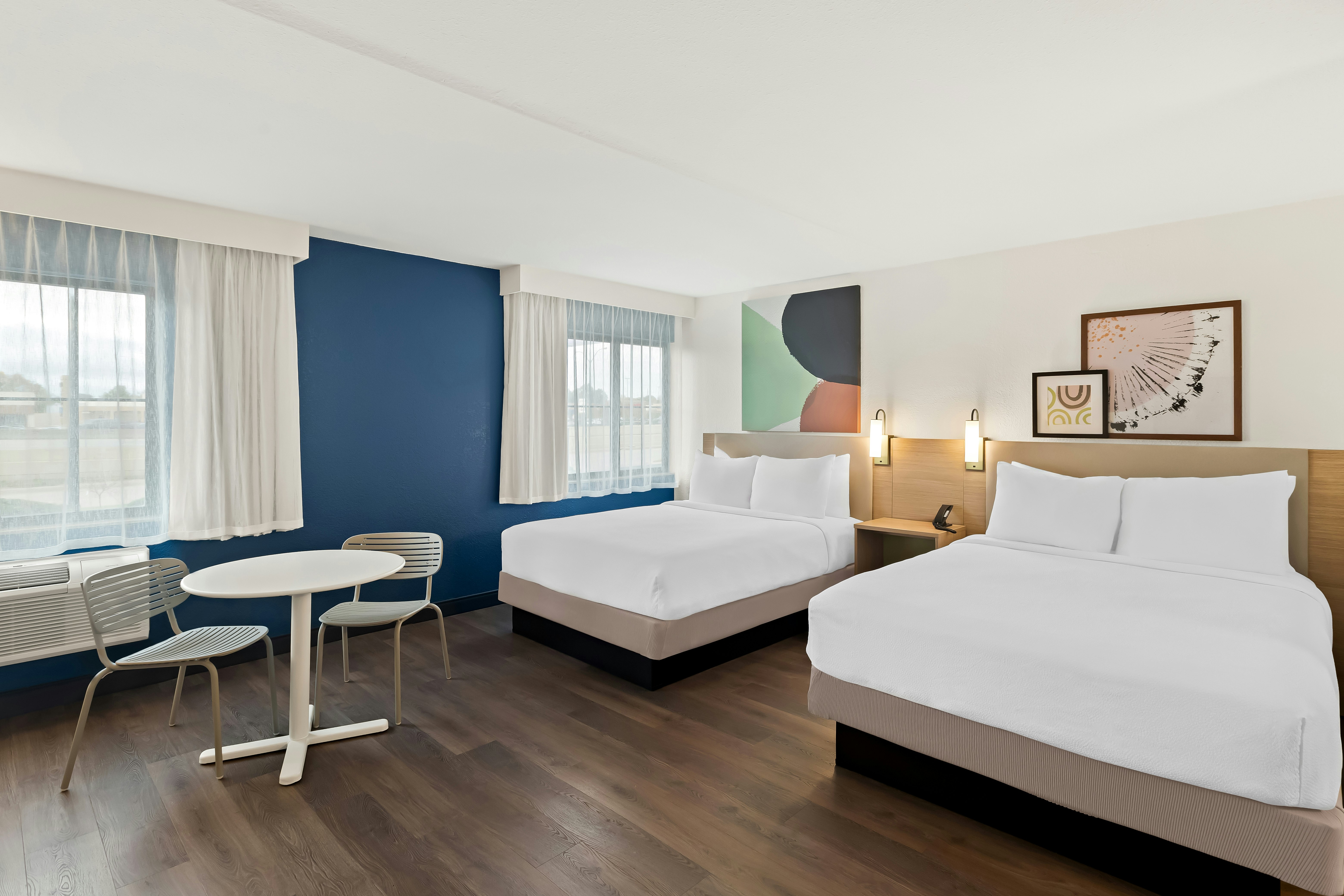 ROOM, 2 QUEEN BEDS, SOFA