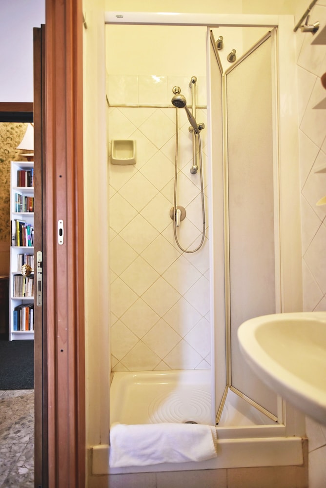 Hotel Carmel Roma 34/37