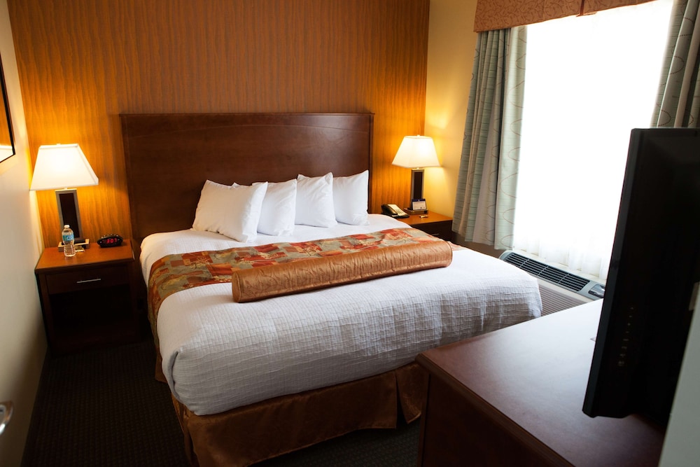 Best Western Plus Service Inn and Suites 8/56