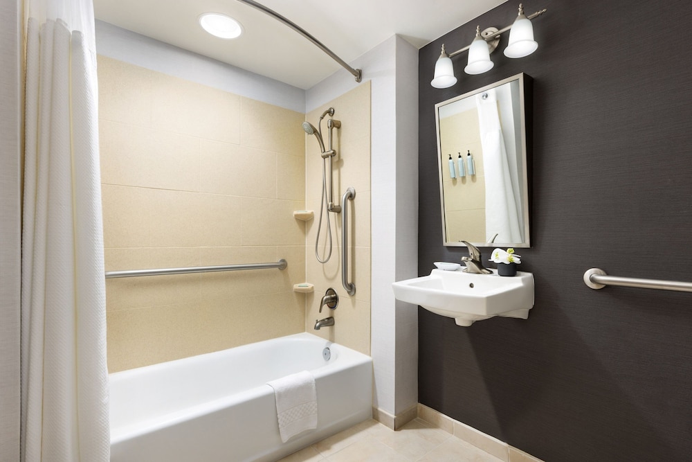 غرفة بسريرين مزدوجين لذوي الإعاقة، Courtyard by Marriott Atlantic City Beach Block 6/7