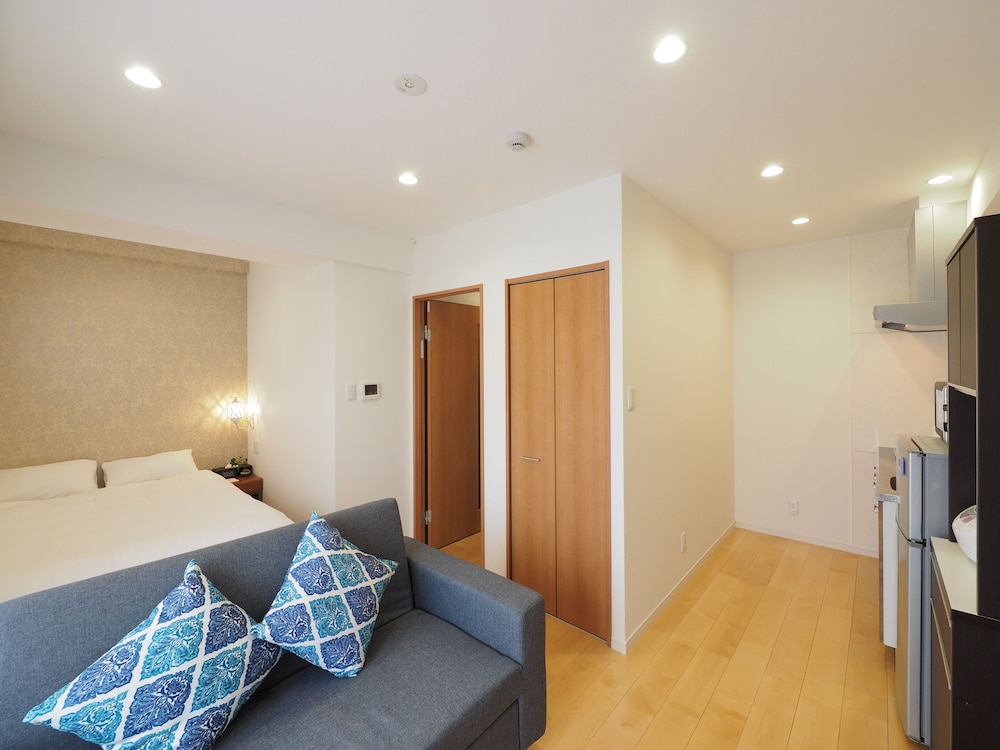 CONDO, DOUBLE BED