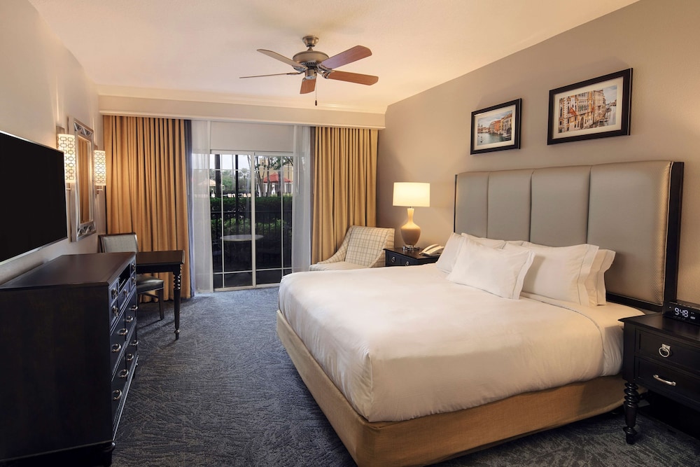STUDIO, KING BED, BALCONY, KITCHENETTE