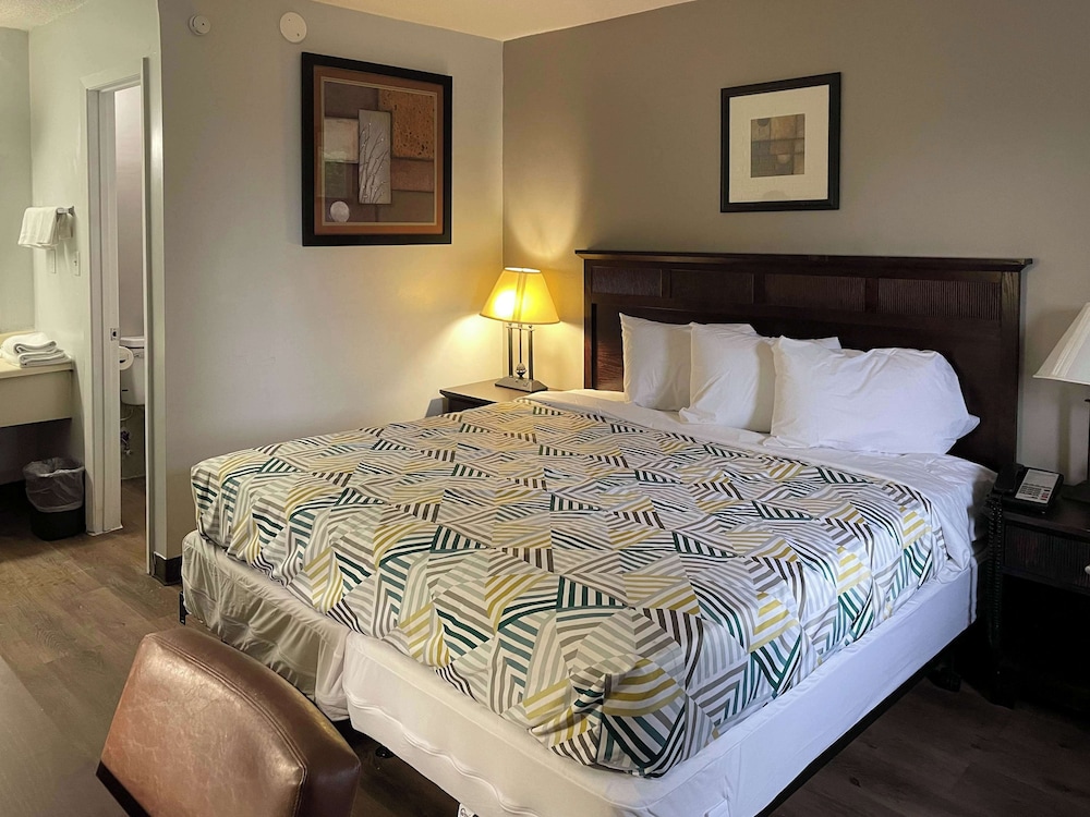 OYO Hotel Wytheville I-77 & I-81 8/40