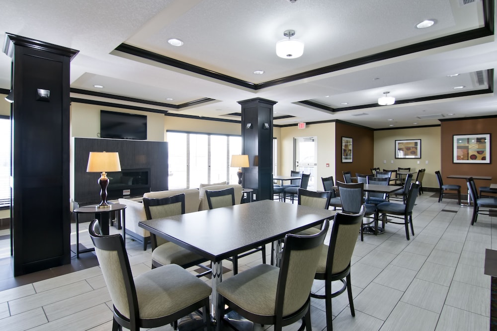 Wingate by Wyndham Fort Saskatchewan 50/64