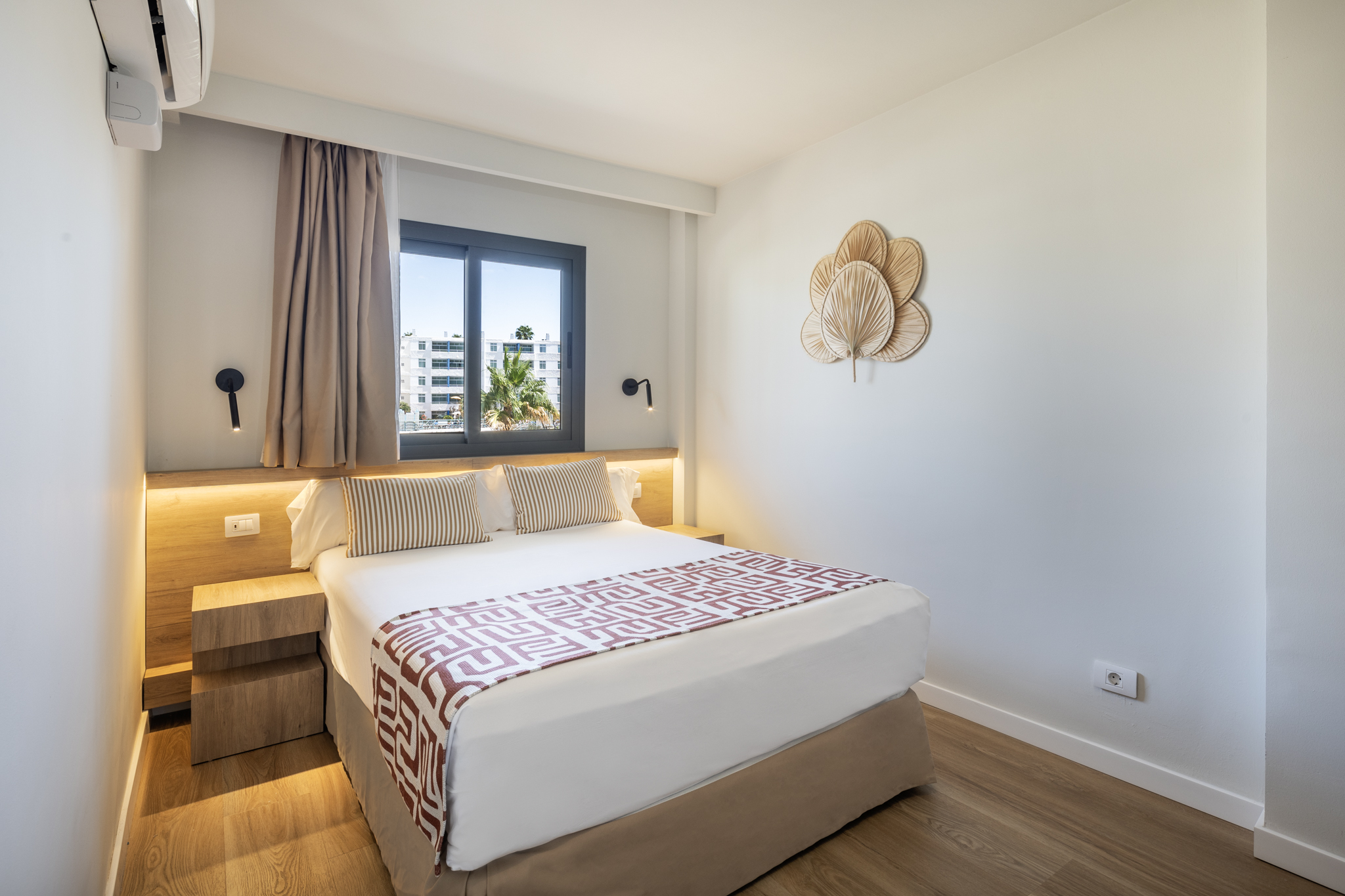 APARTMENT, KITCHENETTE