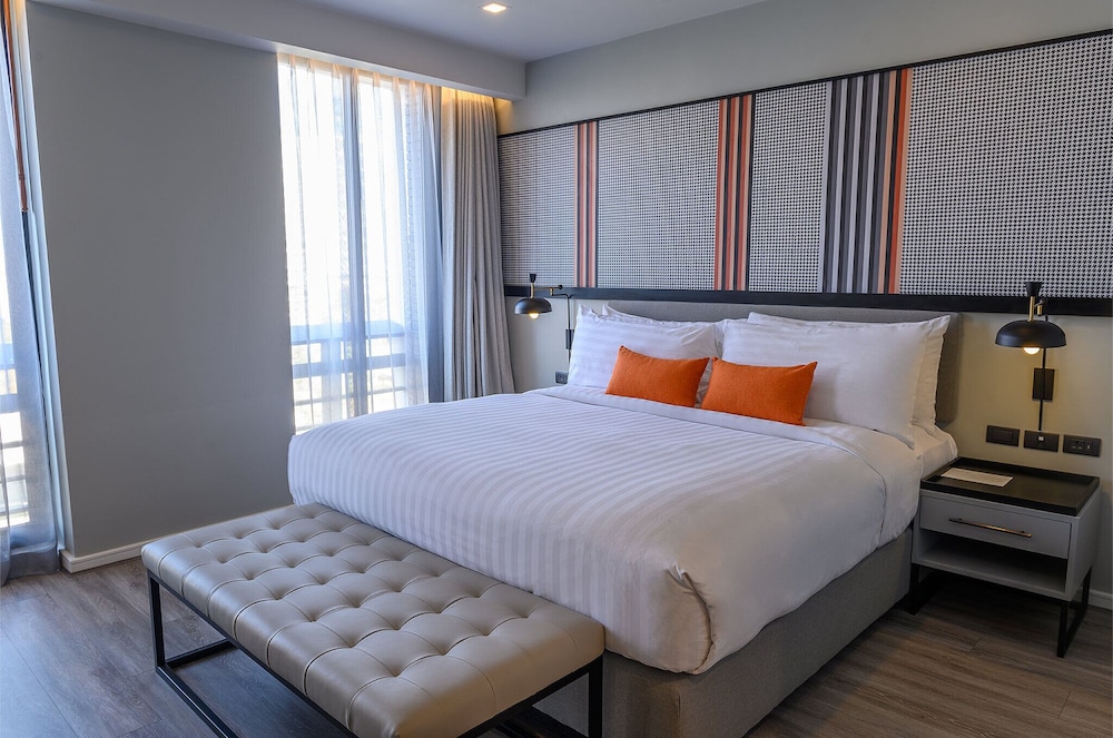 1 BEDROOM, DELUXE