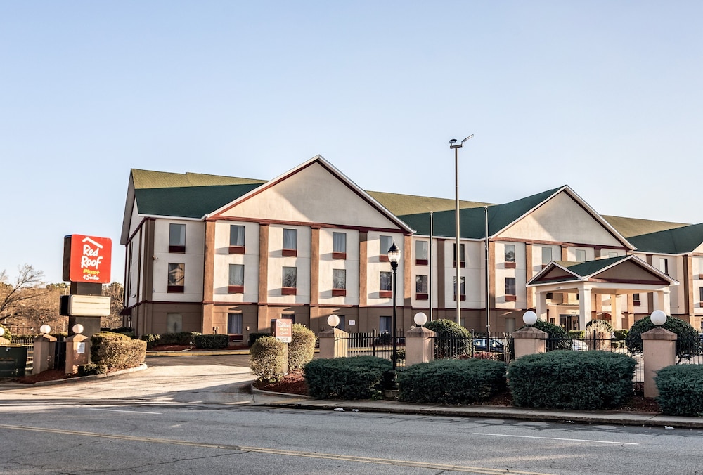 Red Roof PLUS & Suites Atlanta Airport South in ATLANTA - GA