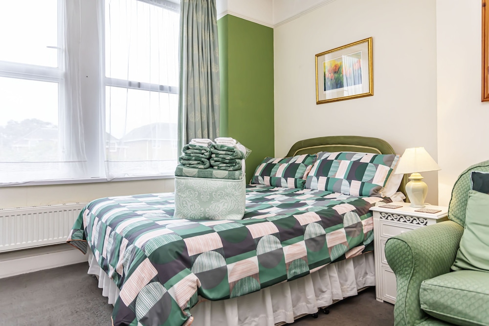 The Ravensbourne Hotel 41/51
