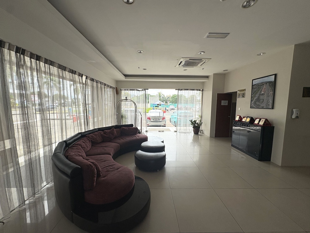 Palette Kota Kinabalu Near by Imago Shopping Mall Formerly Zara's Boutique Hotel 37/53