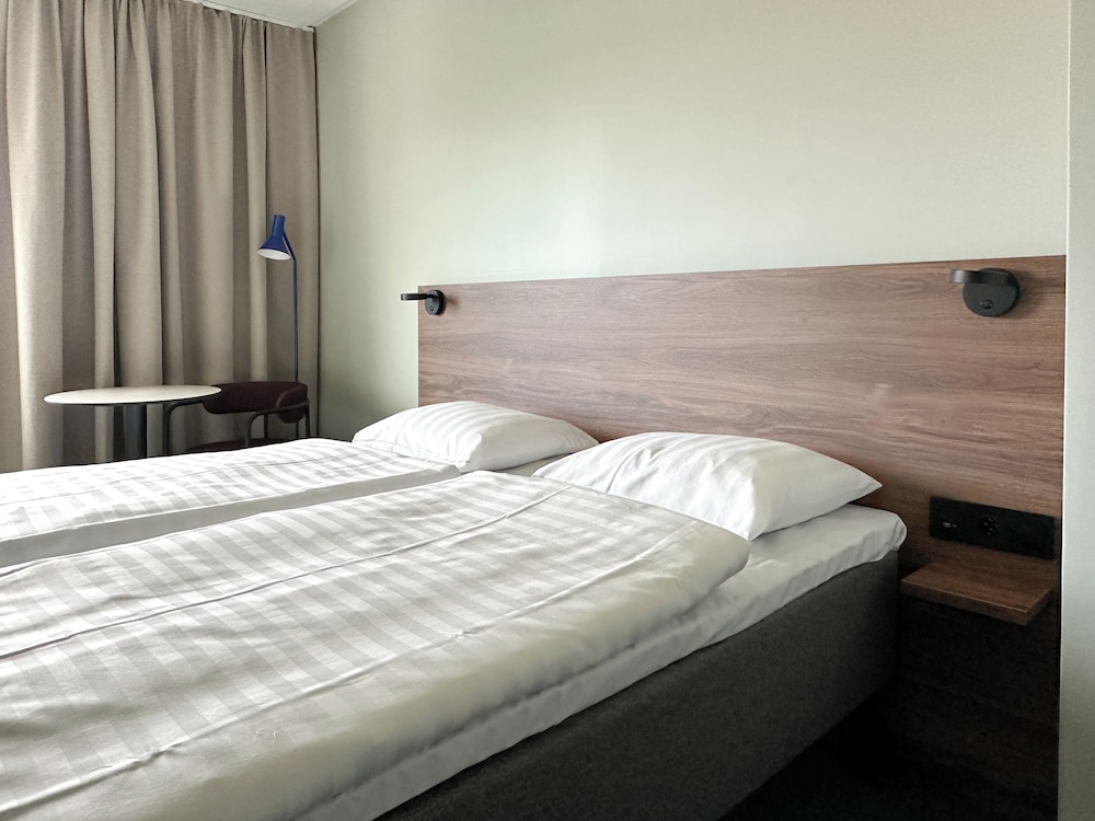 STANDARD, TWIN BEDS