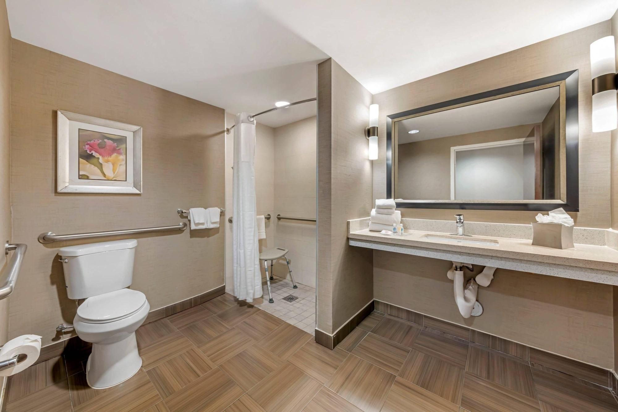 Room, Multiple Beds, Comfort Suites Miami Airport North 5/6