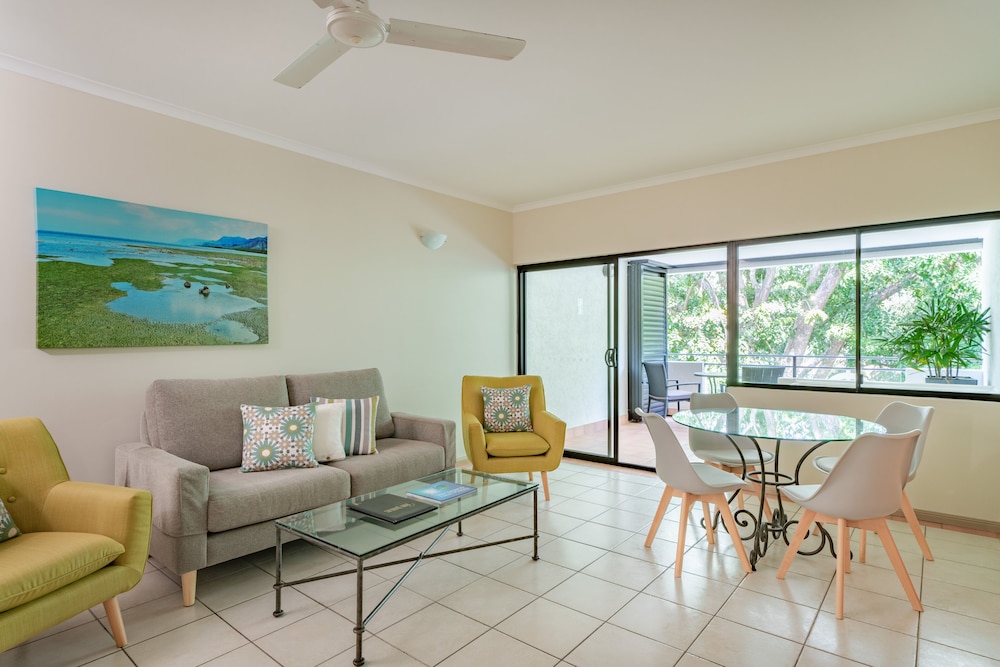 Regal Port Douglas 30/56