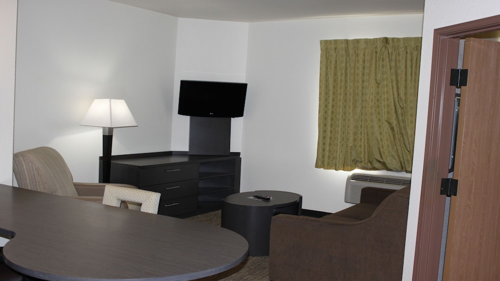 Candlewood Suites Tulsa 50/54
