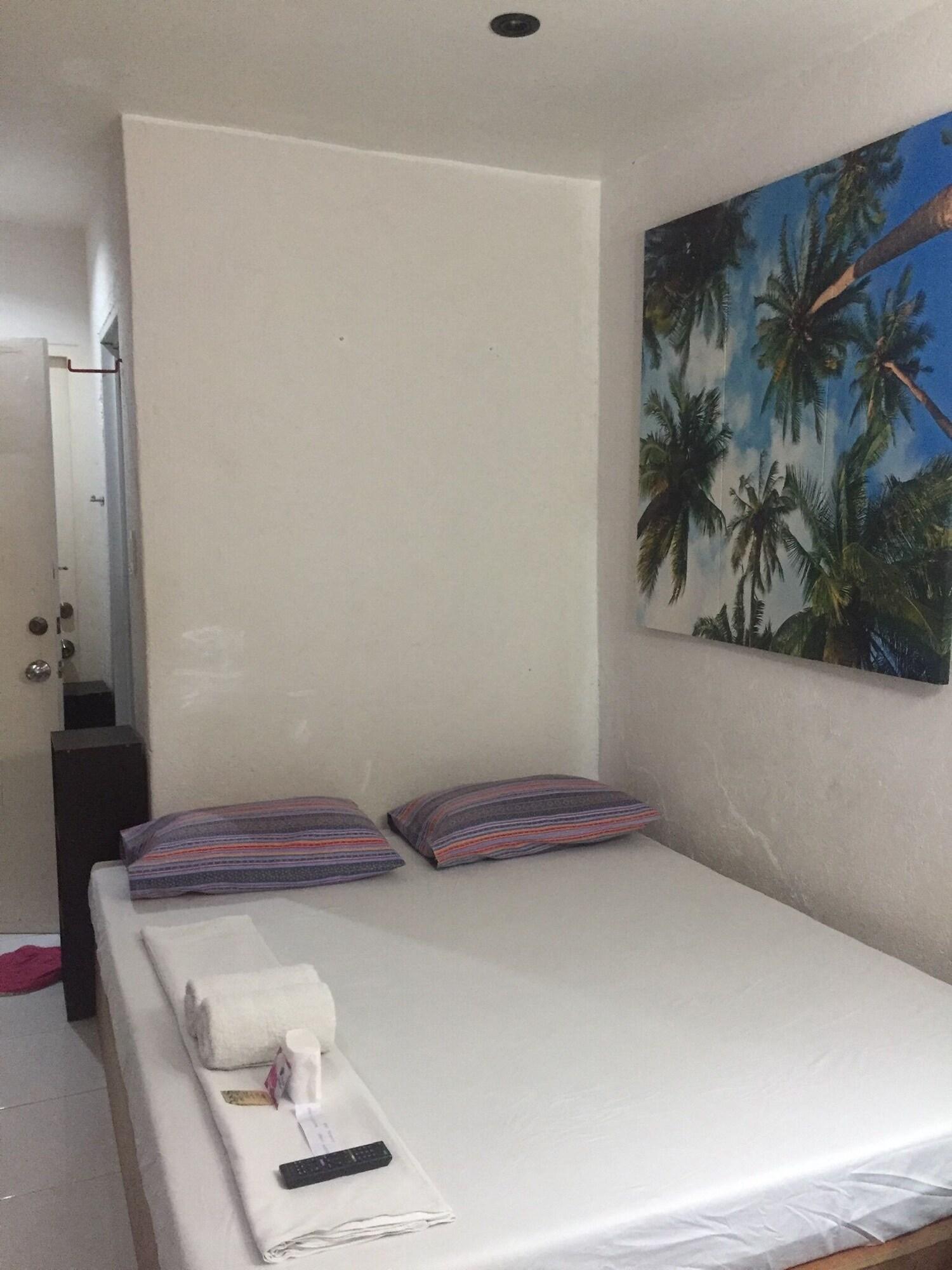 Ellens Resort Annex 24/31