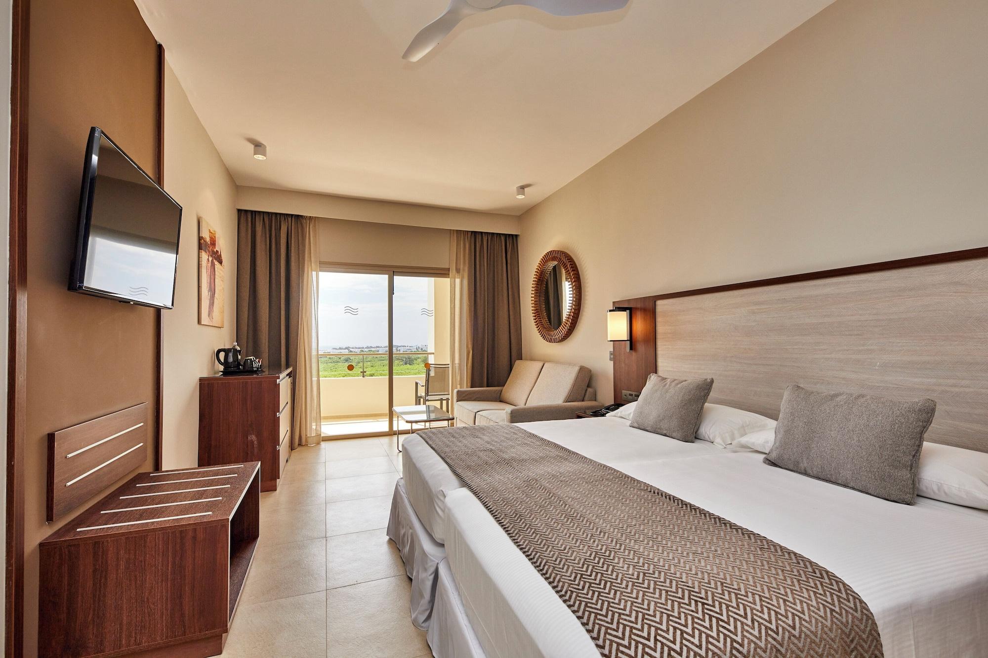 Room, Double Bed, Lateral Partial Sea View, Lateral Side Sea View