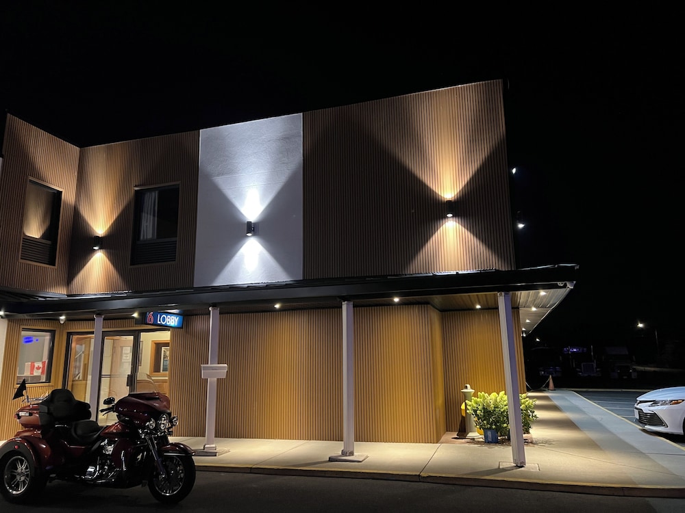 Motel6 Sudbury, ON in SUDBURY