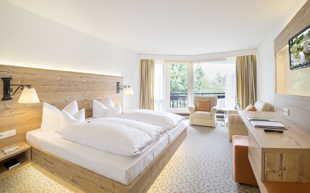 Comfort, King Bed, South Side