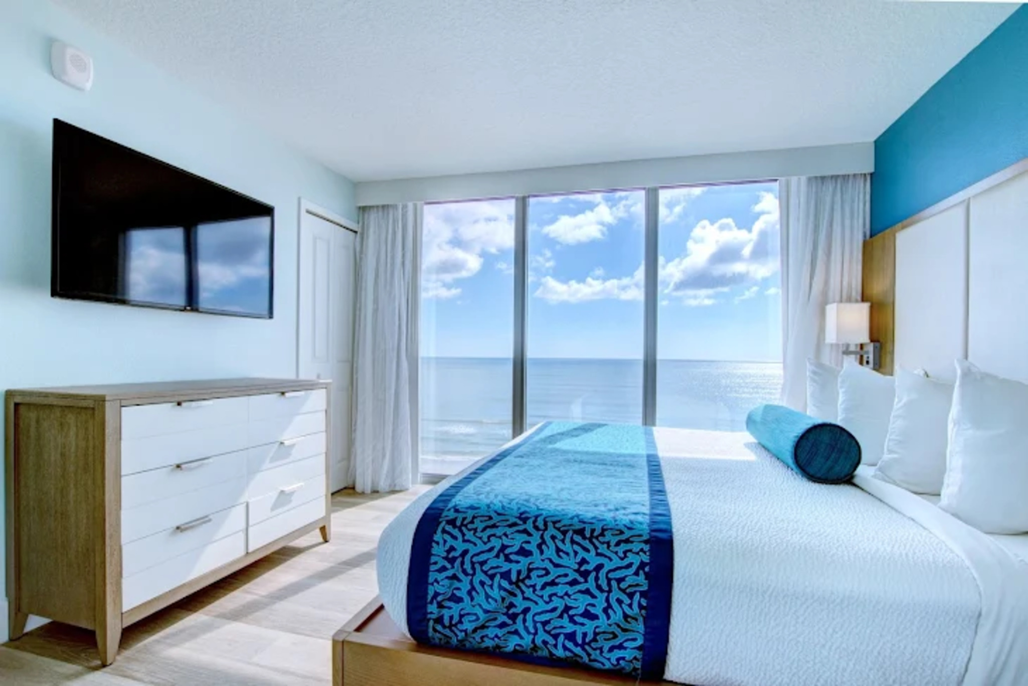 2 Bedrooms, Ocean Front