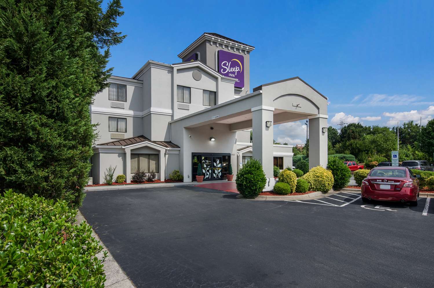 Sleep Inn Hanes Mall 34/38