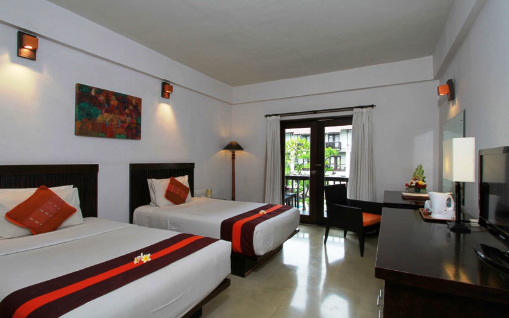 SUPERIOR, DOUBLE OR TWIN BED