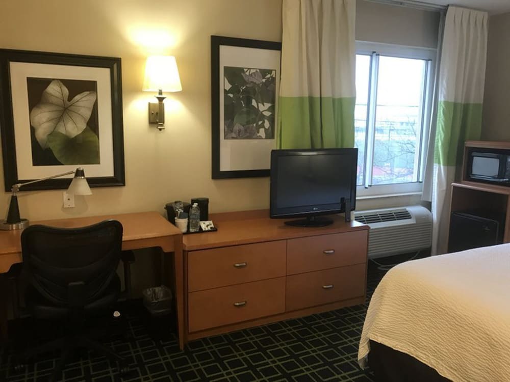 Fairfield Inn by Marriott New York LaGuardia Airport/Flushing 31/37
