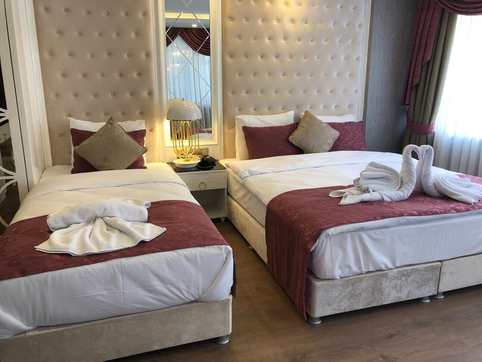 JUNIOR, TWIN BEDS