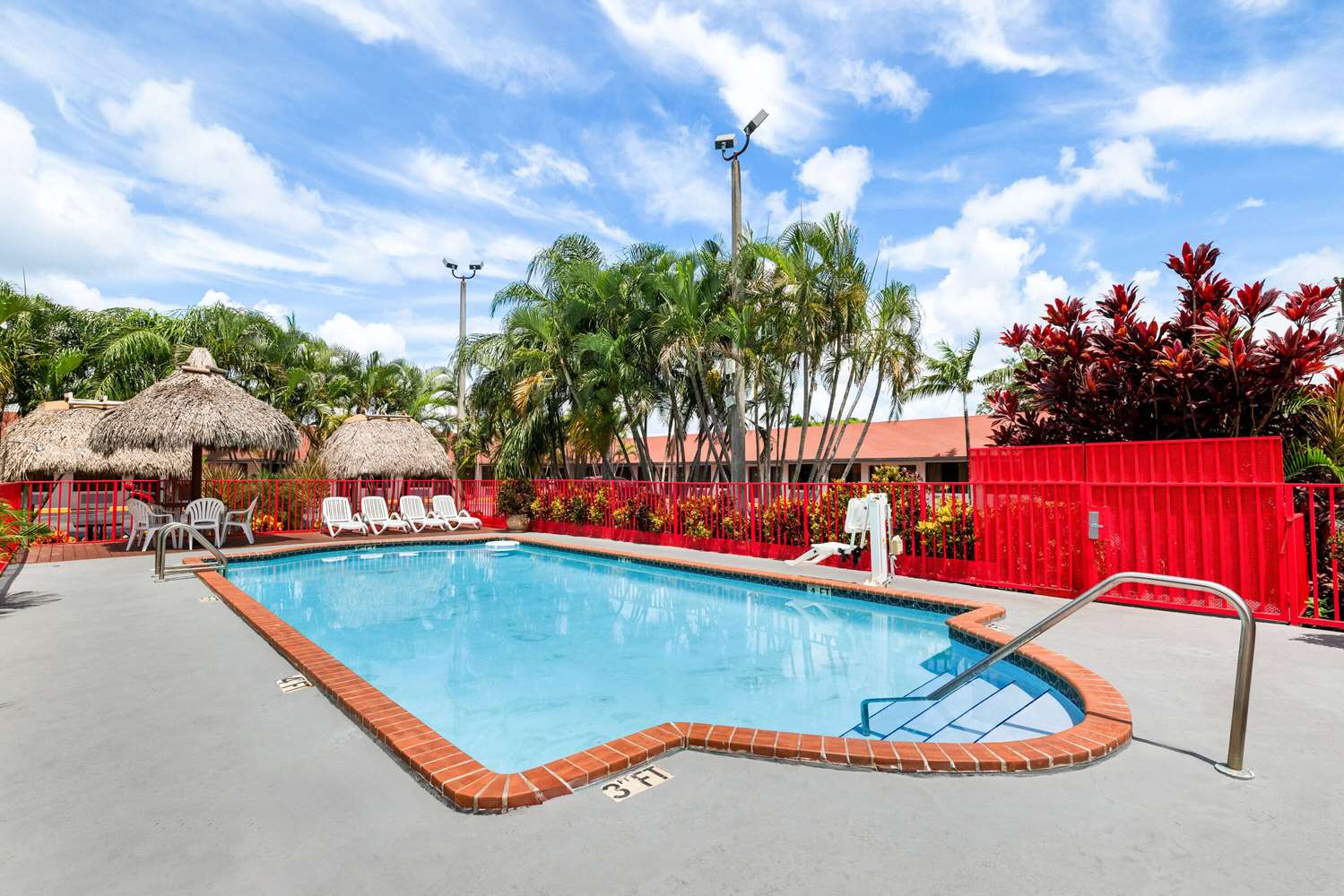 Super 8 by Wyndham, Florida City/Homestead/Everglades 22/24