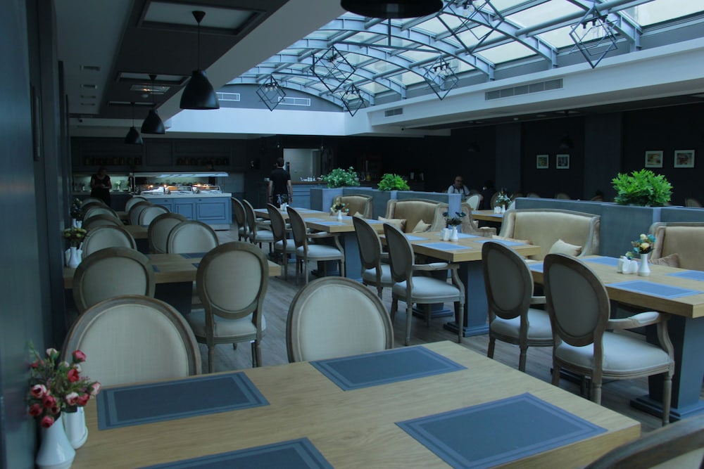Sky Hotel Baku 20/29
