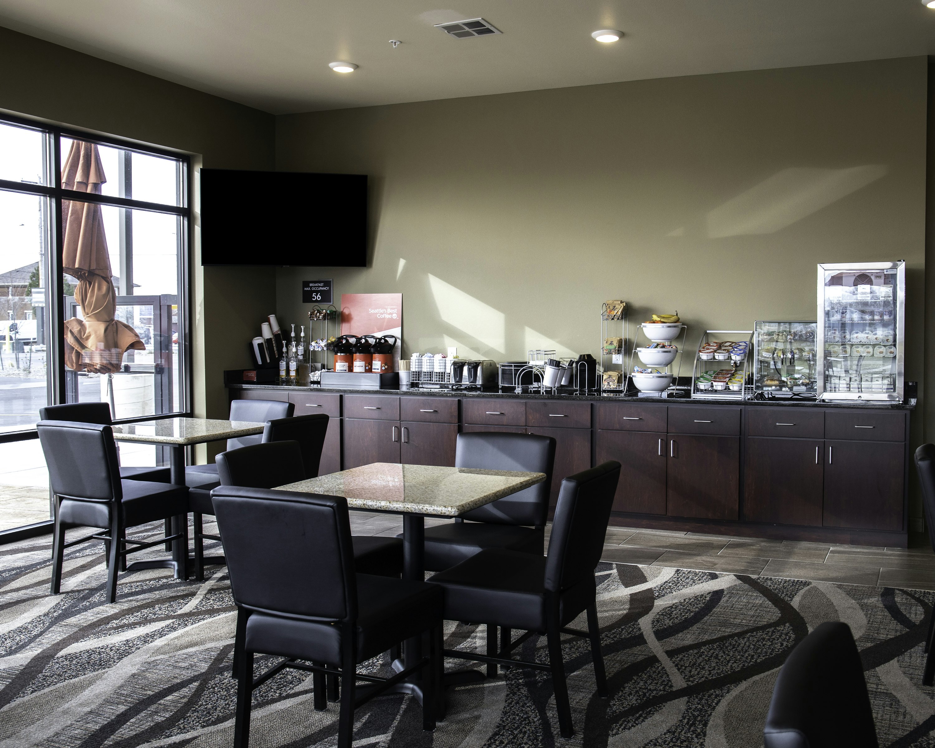 Cobblestone Hotel & Suites - Two Rivers 33/42