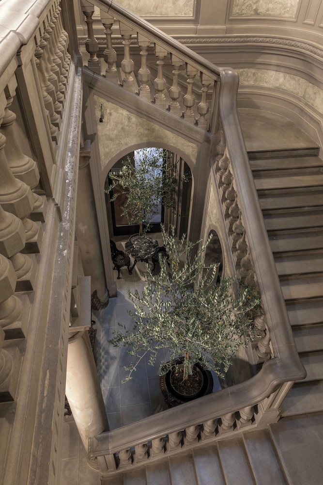 Grand Baglioni Hotel 38/77