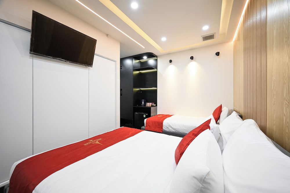 Hong Bao Thach Hotel 17/50