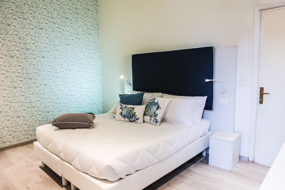 SUPERIOR, DOUBLE BED