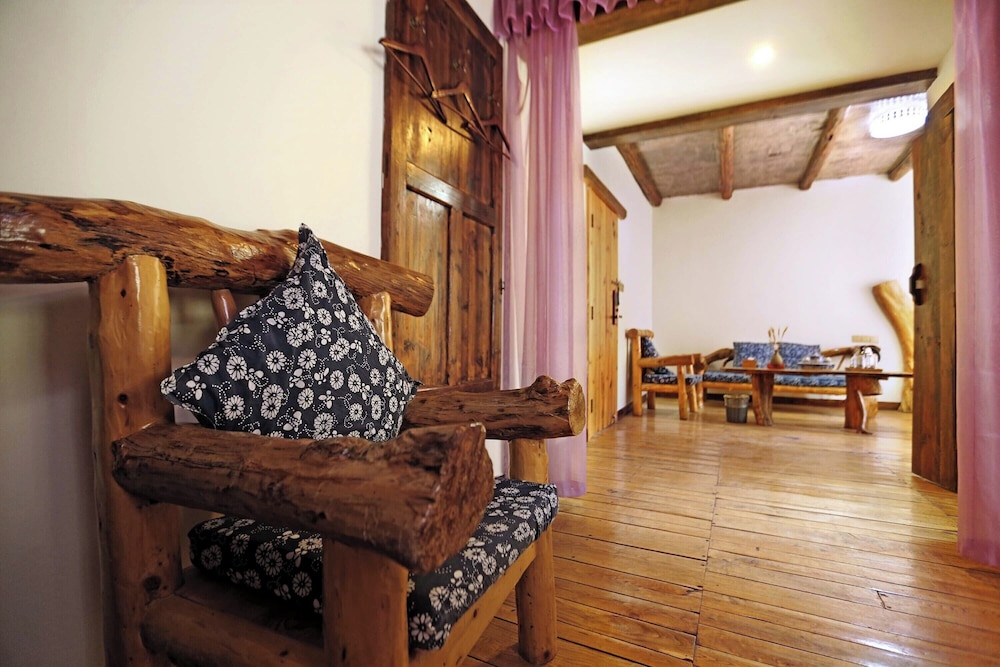Xiangxi Dreamweaver Inn 35/50