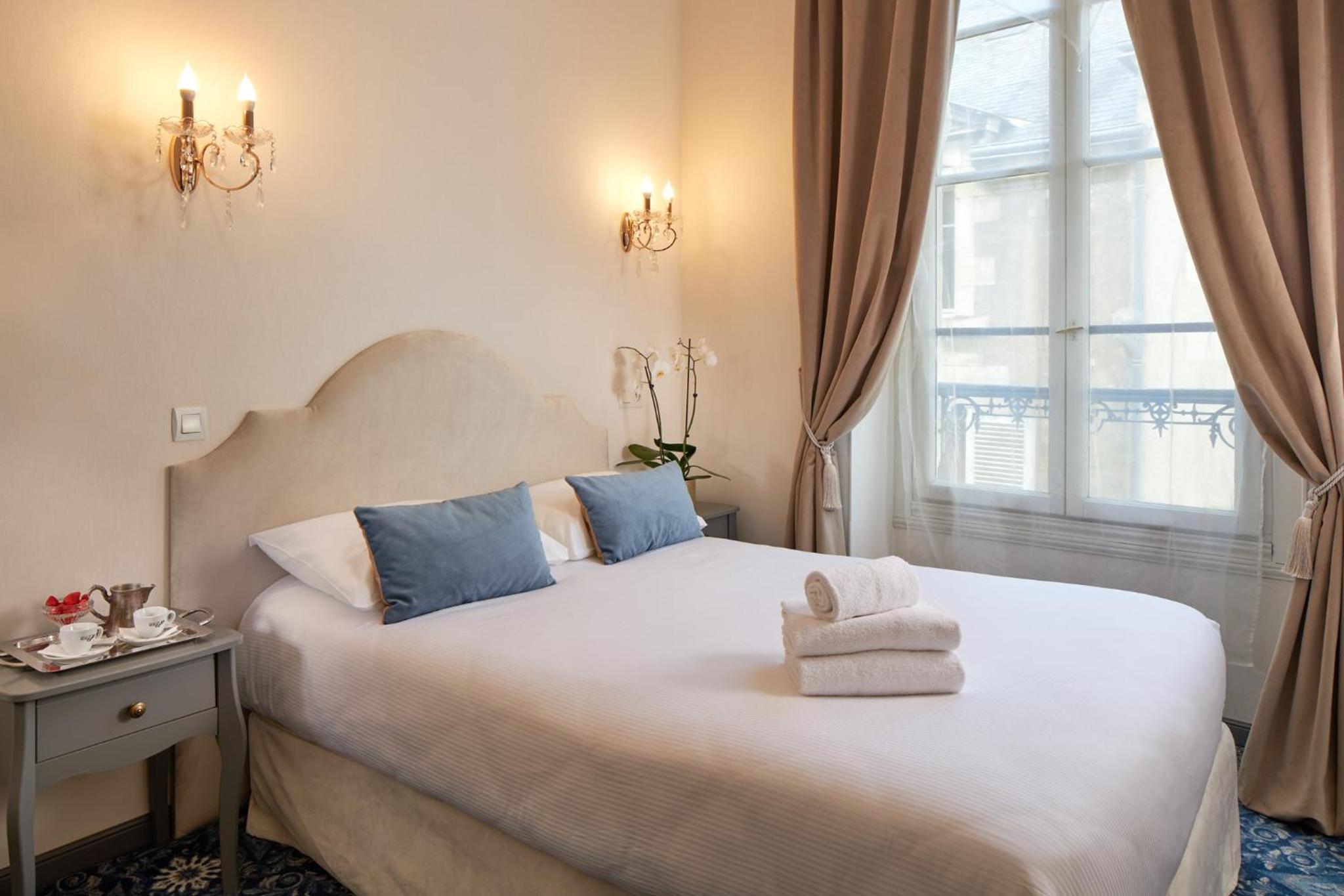 Room, Double Bed