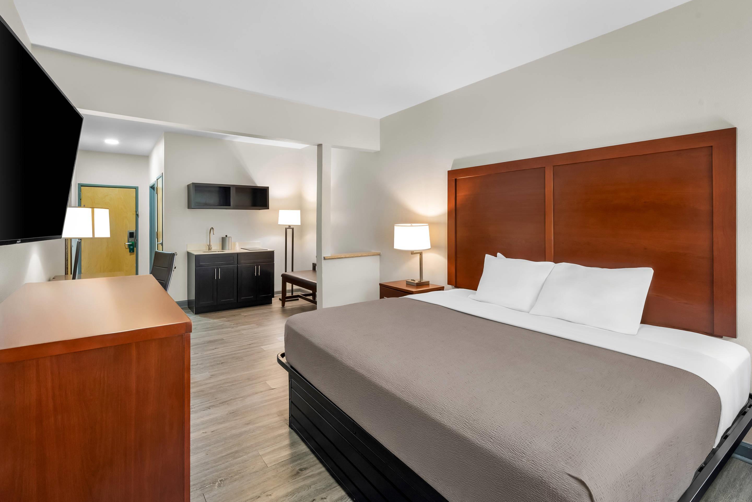 Upgrade, Efficiency, Suite, King Bed