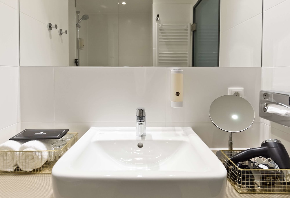 elaya hotel munich city, Trademark Collection by Wyndham 12/48