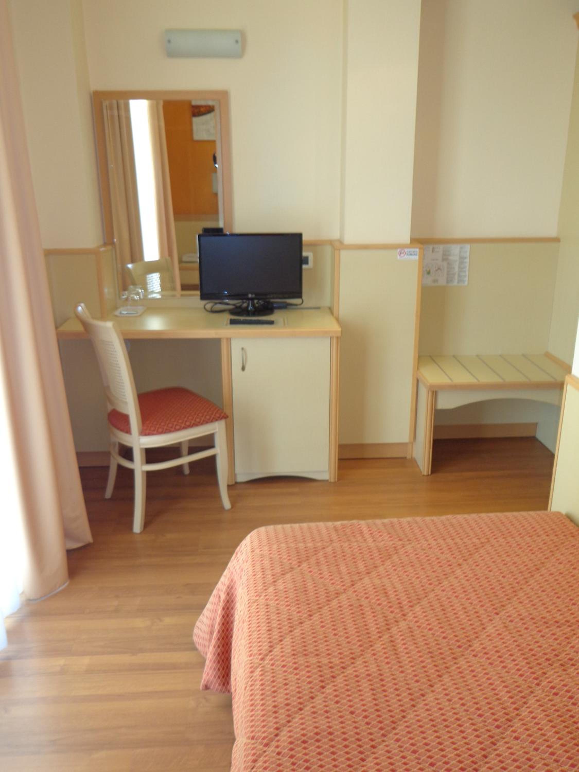 Hotel La Rondine 28/50