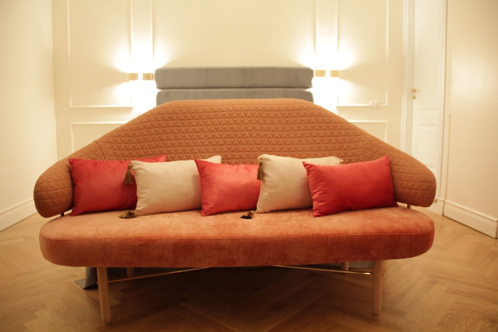 Ingrami Suites 47/72