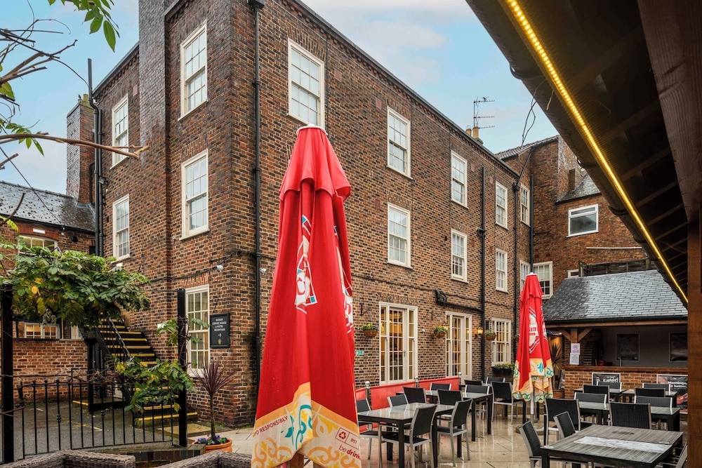 The Golden Fleece Hotel 45/50